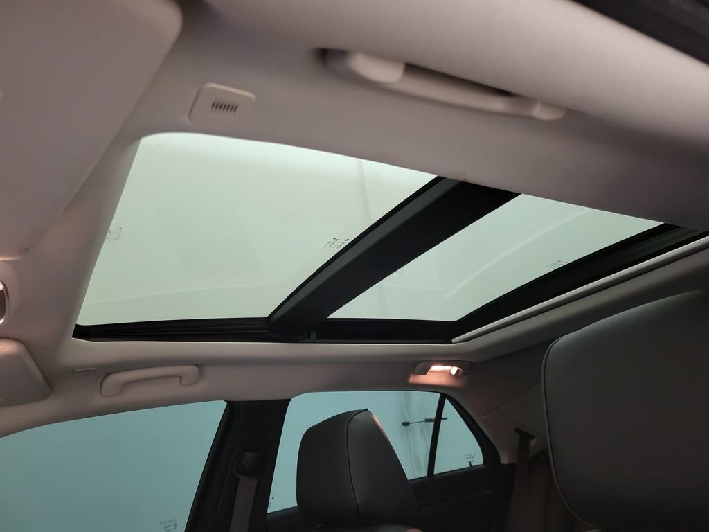 Used 2023 Chrysler 300 Touring L w/ Popular Equipment Group image 17