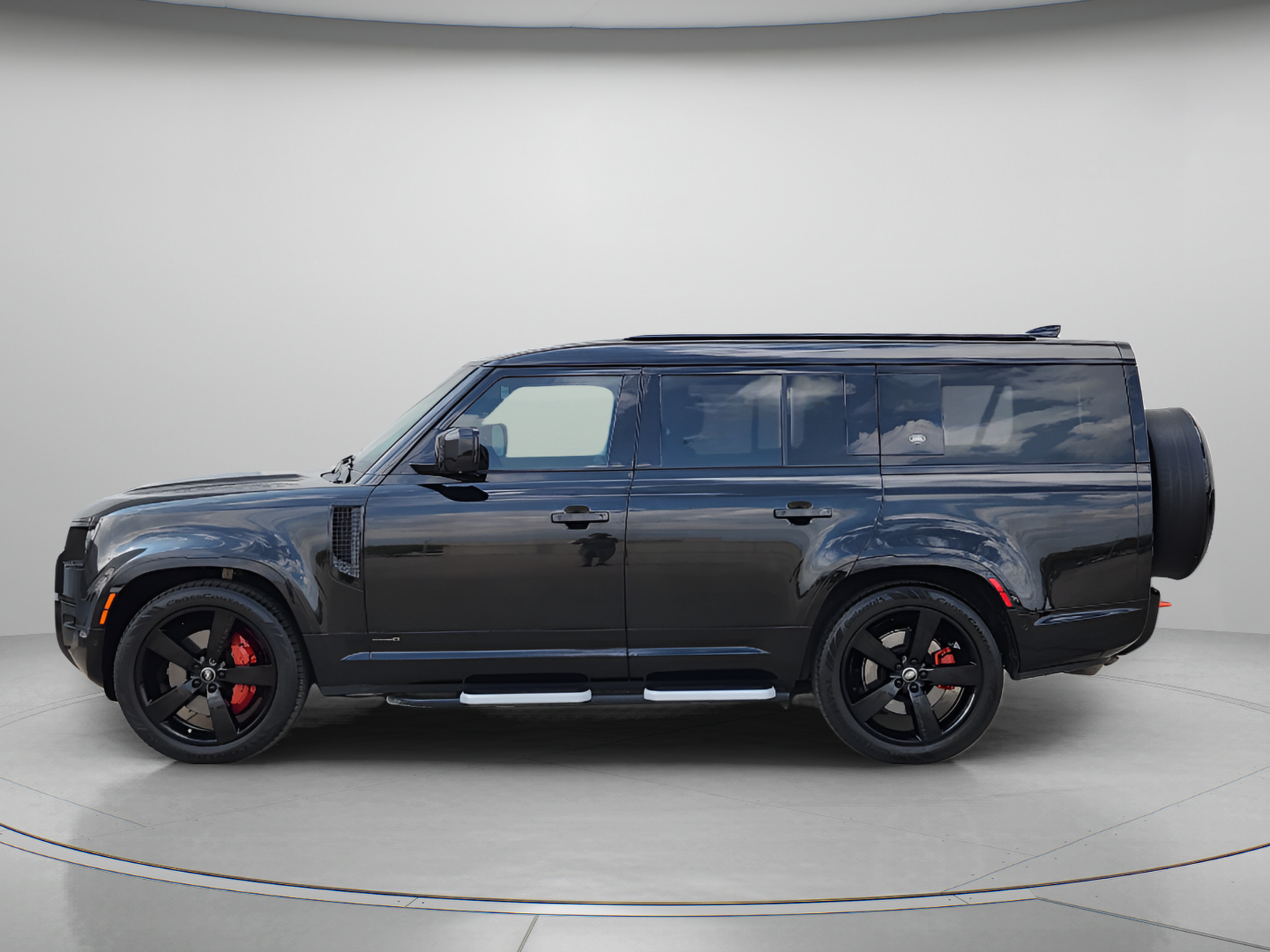 Certified 2023 Land Rover Defender 130 X AWD/4WD image 2