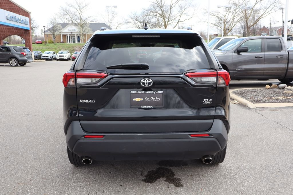 Used 2020 Toyota RAV4 XLE Premium image 33