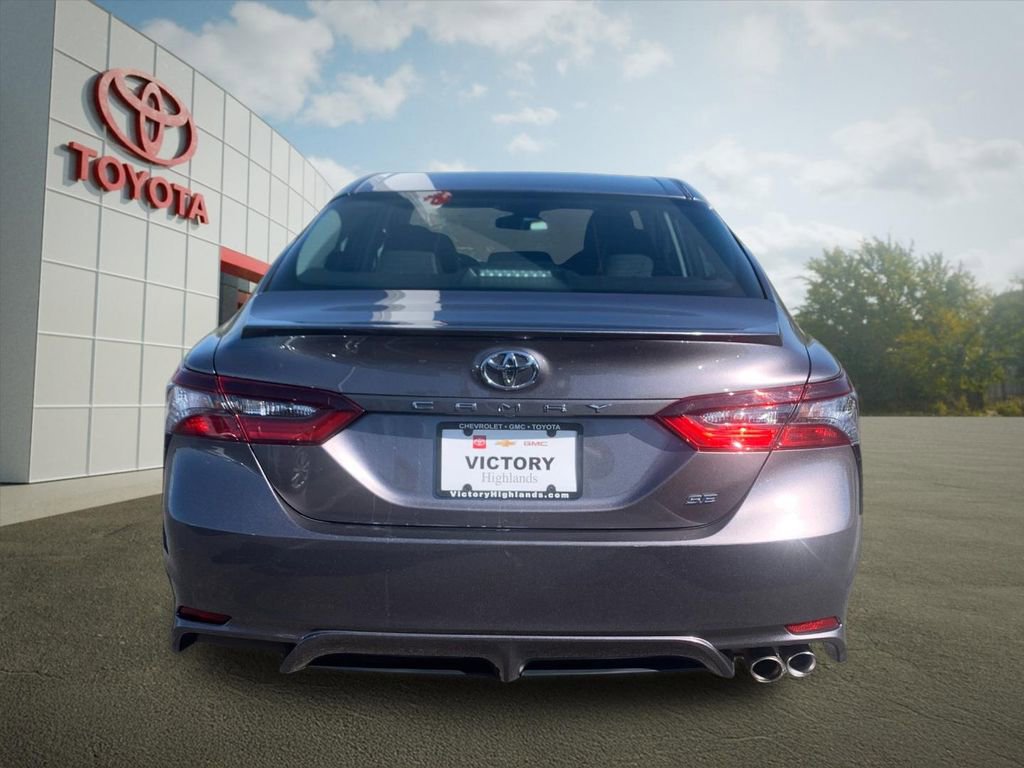 Used 2024 Toyota Camry SE FWD image 4