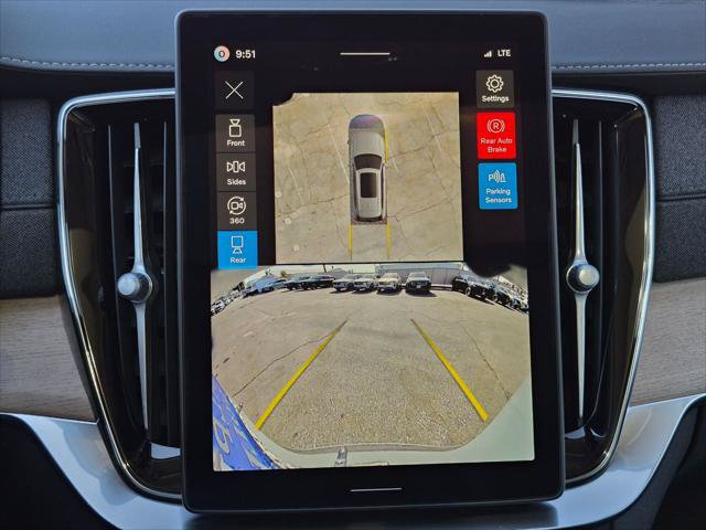 New 2026 Volvo XC90 B5 Plus w/ Protection Package Premier AWD/4WD image 10