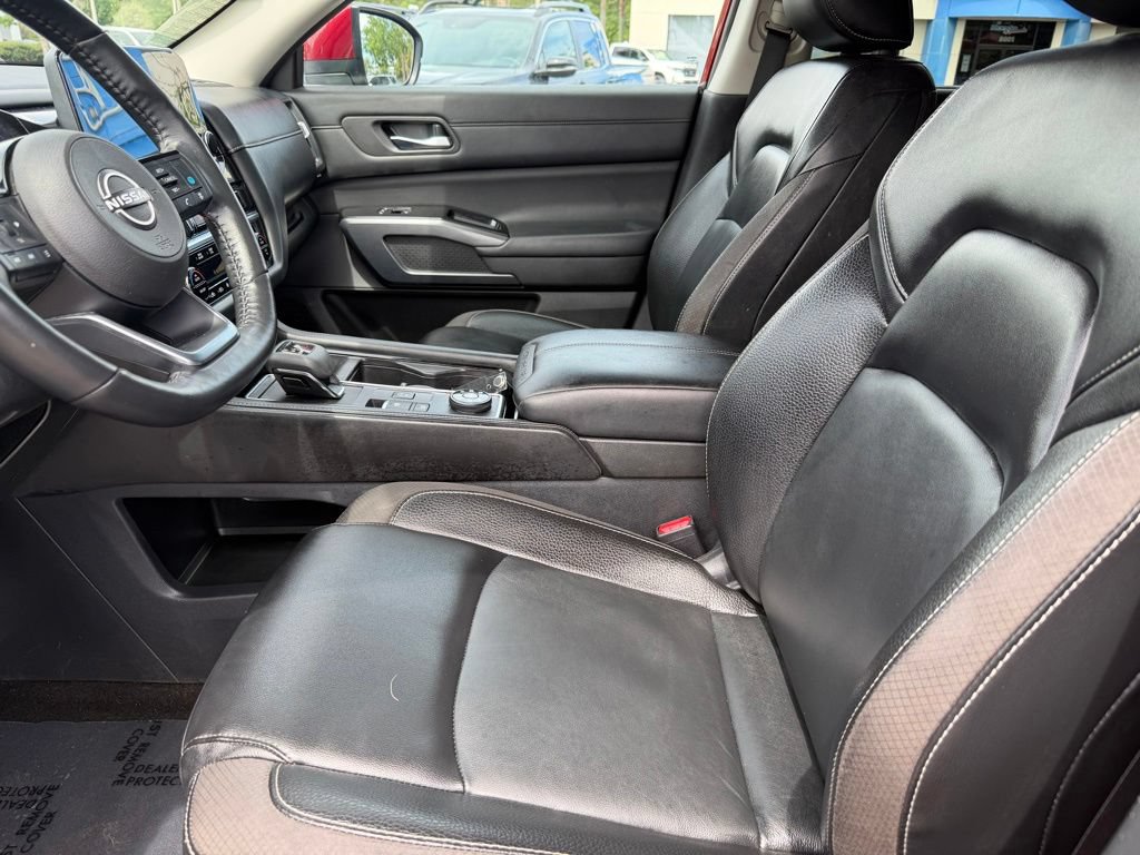 Used 2023 Nissan Pathfinder SL w/ Black Appearance Package AWD/4WD image 20