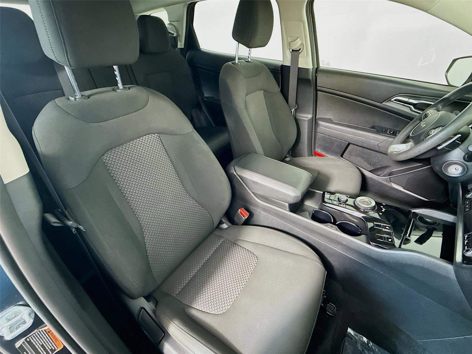 Used 2023 Kia Sportage LX image 25