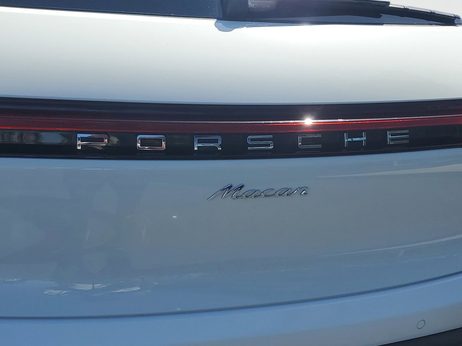Used 2022 Porsche Macan AWD/4WD image 7