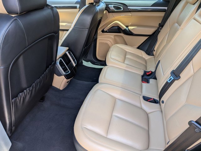 Used 2017 Porsche Cayenne S AWD/4WD image 21