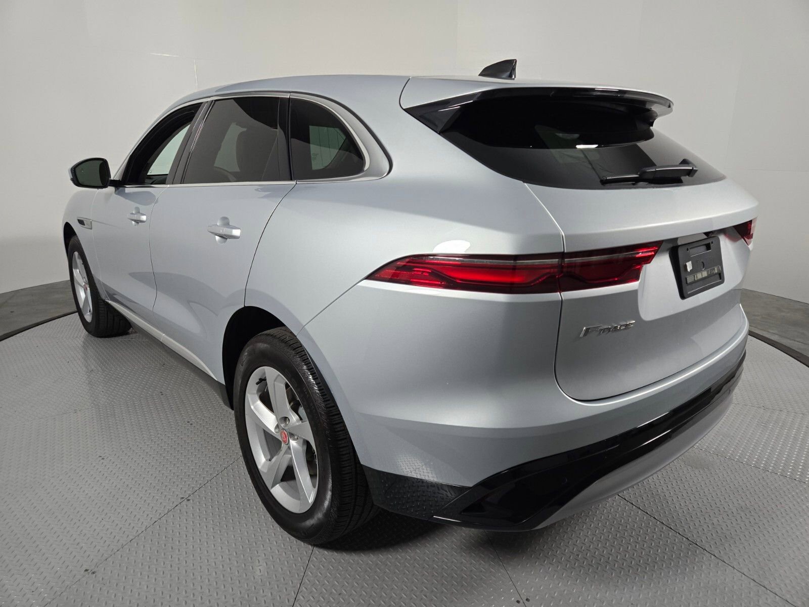 Used 2023 Jaguar F-PACE S image 17