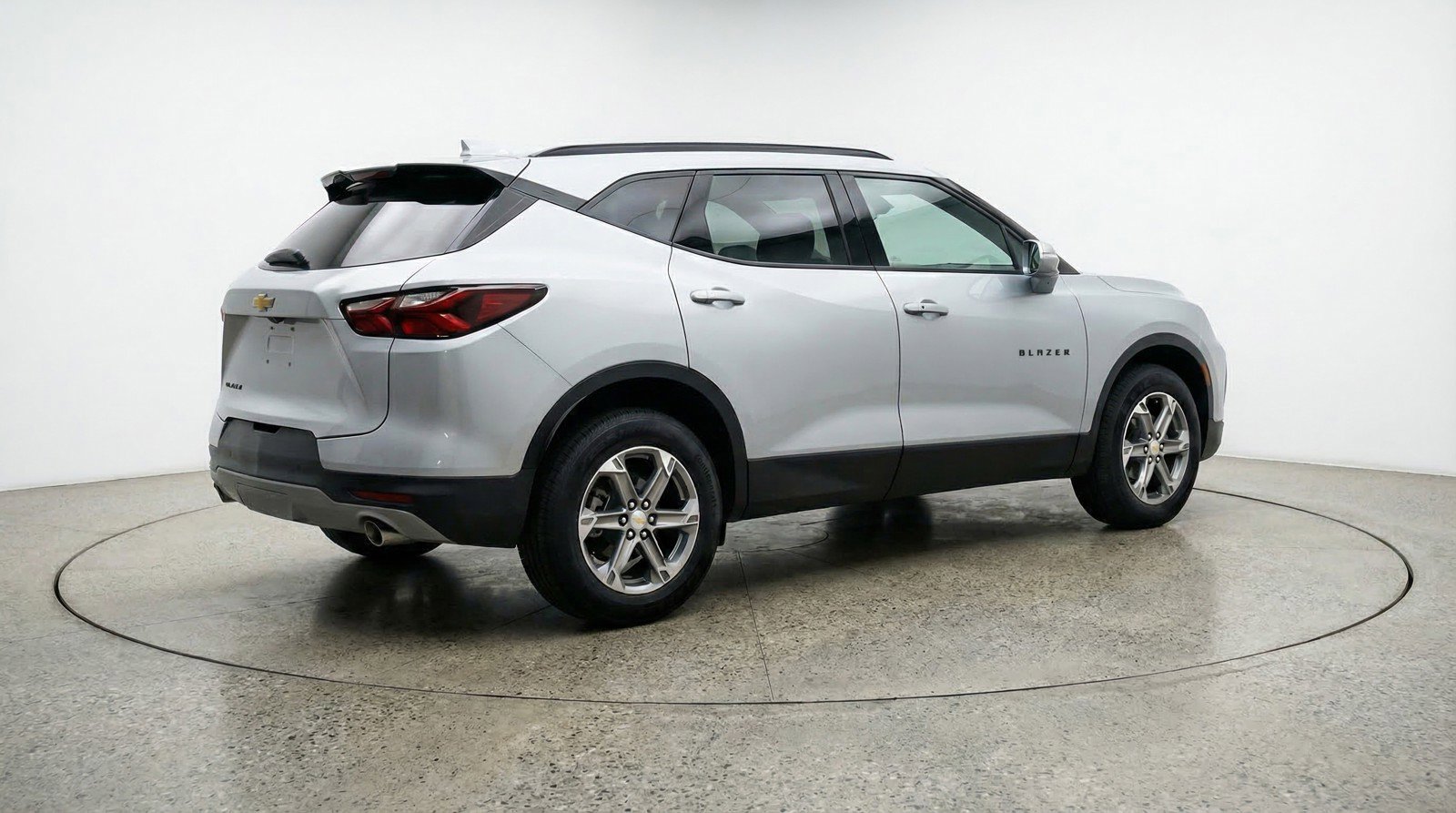 Used 2025 Chevrolet Blazer LT image 9