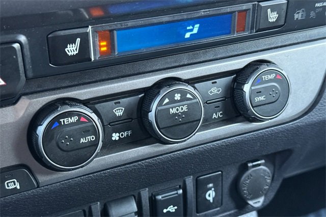 Used 2022 Toyota Tacoma Limited image 28