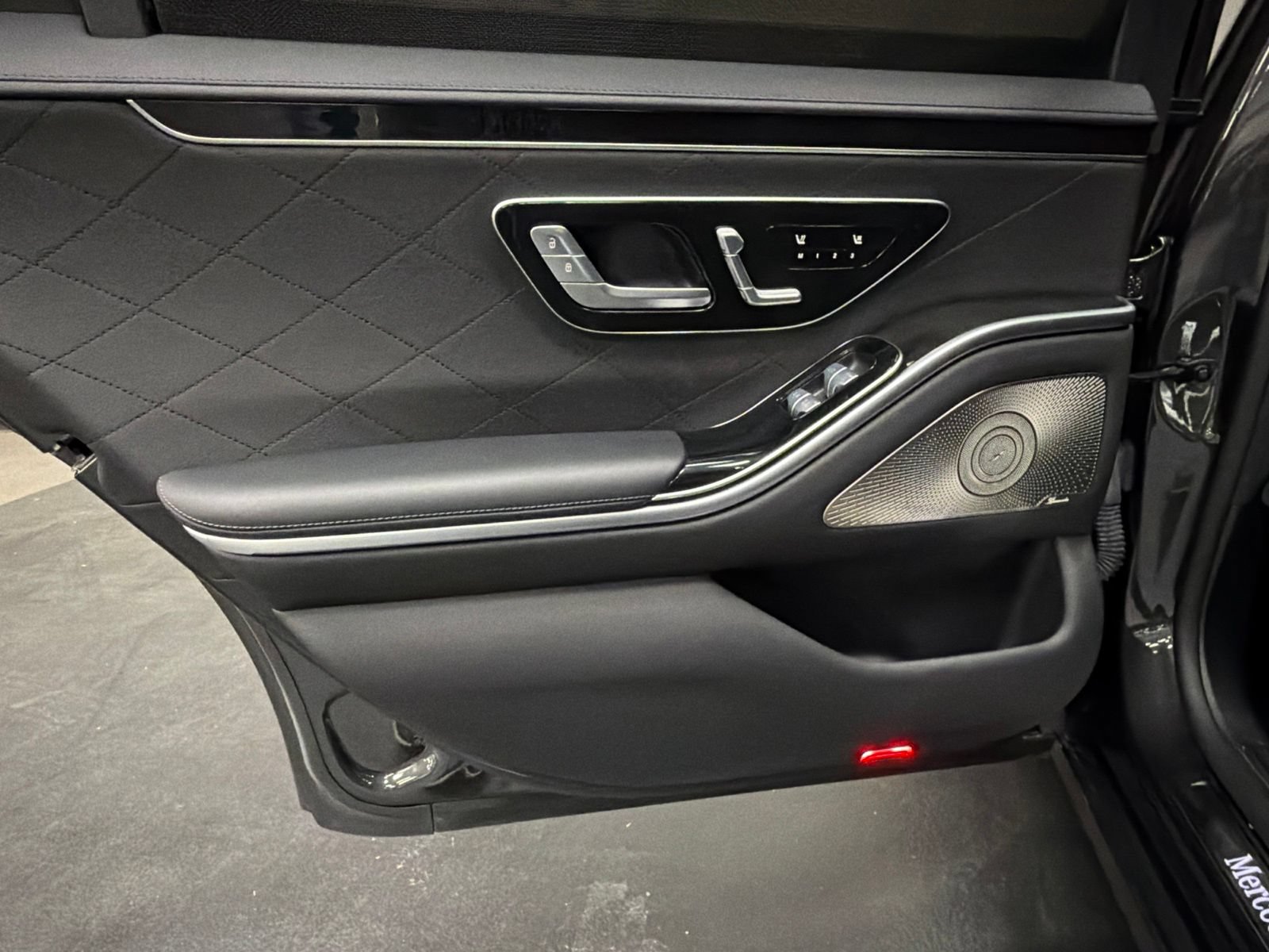 Certified 2023 Mercedes-Benz S 580e 4MATIC Sedan image 38