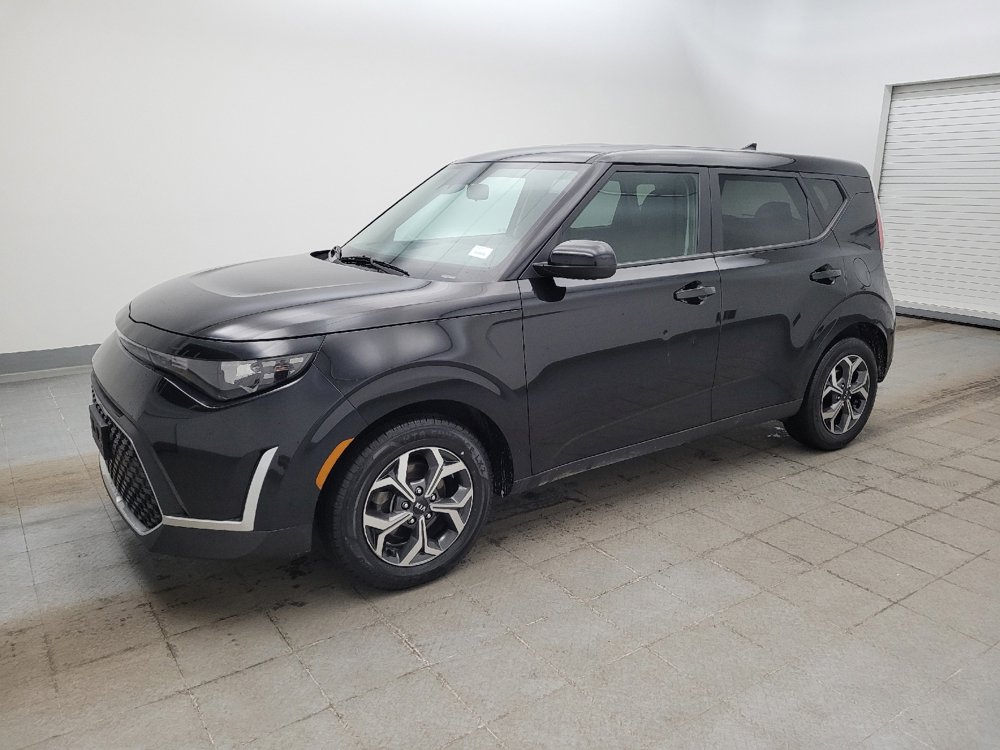 Used 2023 Kia Soul LX image 2