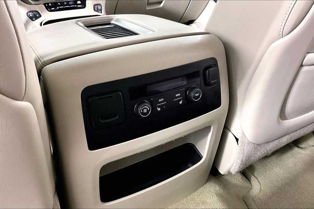 Used 2015 GMC Yukon XL Denali RWD image 9