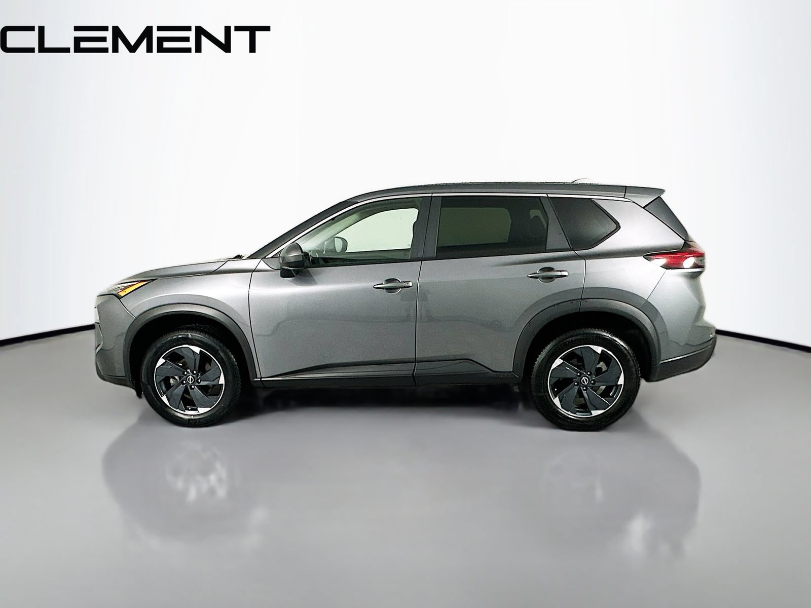 Used 2024 Nissan Rogue SV AWD/4WD image 6