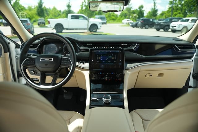 Used 2022 Jeep Grand Cherokee L Limited w/ Luxury Tech Group II AWD/4WD image 26