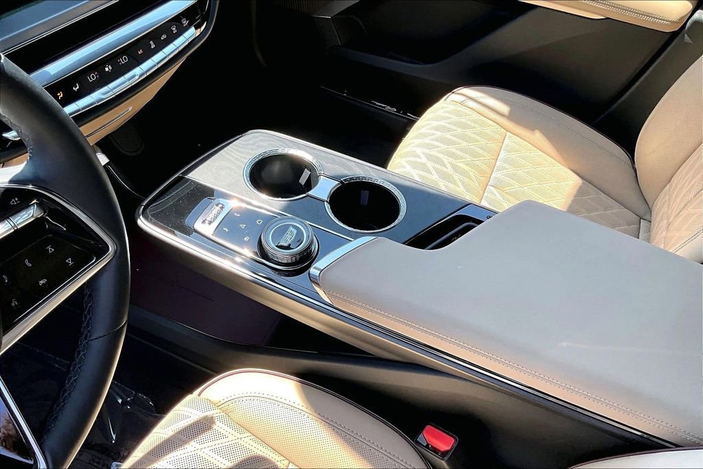 Certified 2024 Cadillac Lyriq Luxury w/ Nappa Leather Package image 18