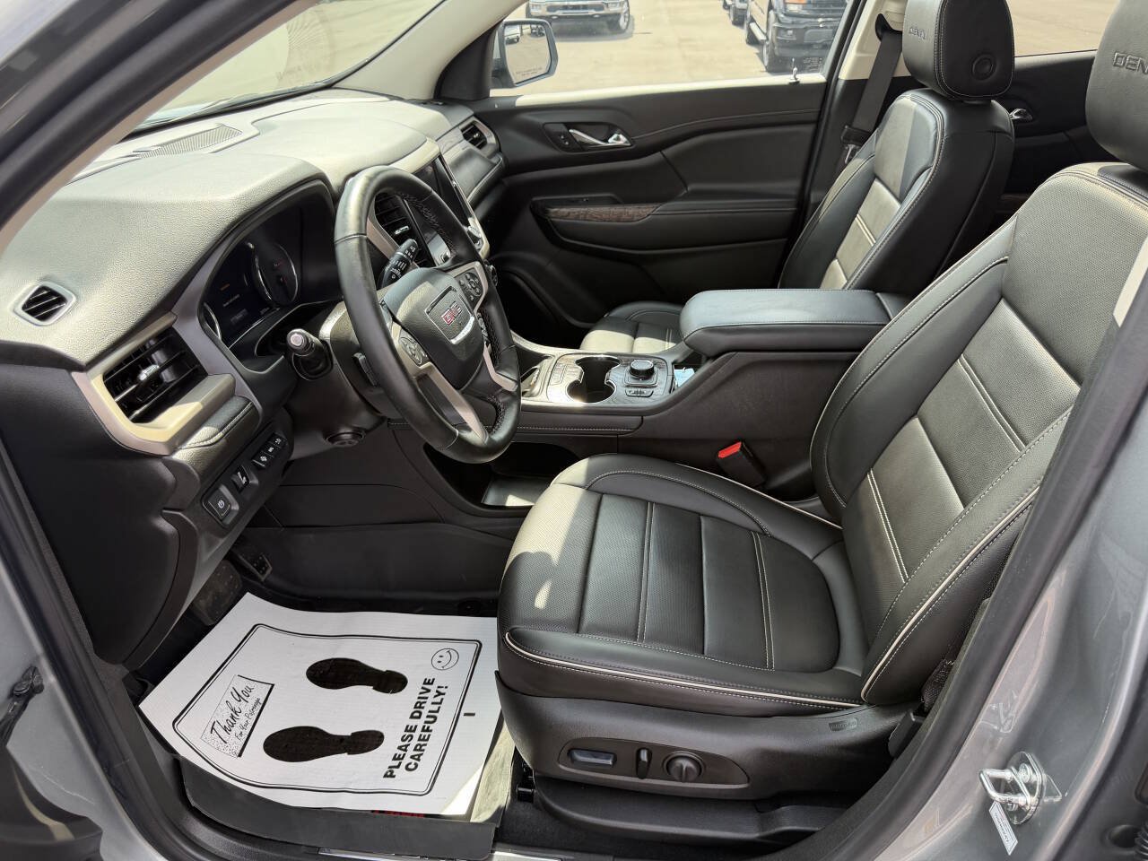 Used 2023 GMC Acadia Denali w/ Trailering Package AWD/4WD image 9