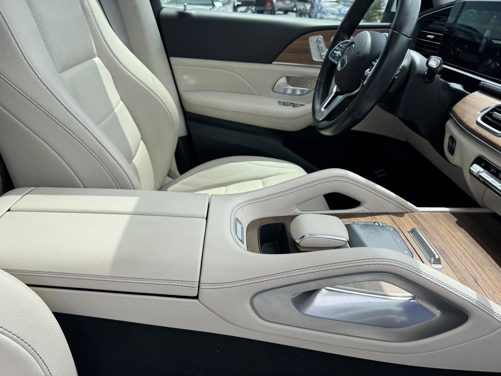 Used 2022 Mercedes-Benz GLE 350 w/ Premium Package image 8