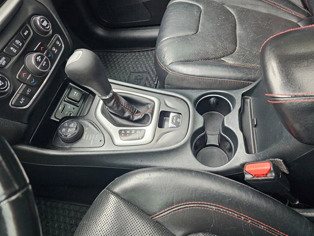Used 2016 Jeep Cherokee Trailhawk w/ Leather Interior Group image 28