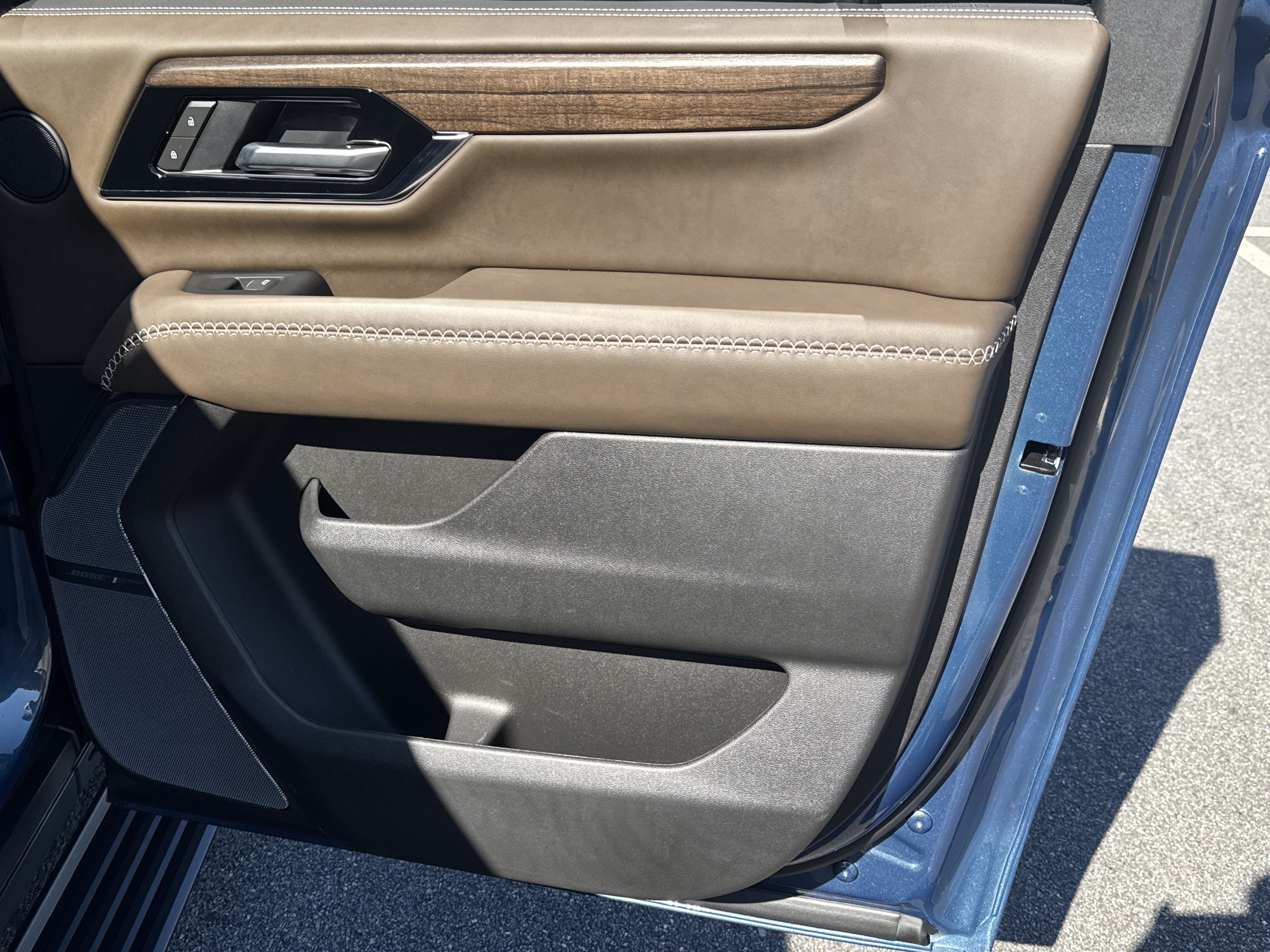 Certified 2026 GMC Yukon XL Denali Ultimate w/ LPO, Floor Liner Package AWD/4WD image 17