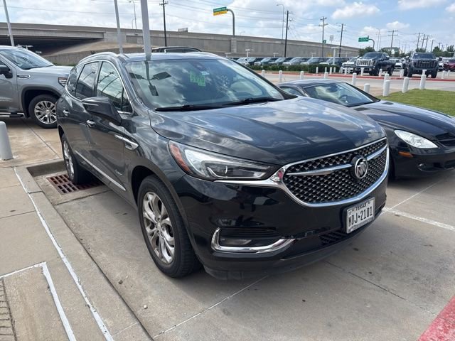Used 2019 Buick Enclave Avenir w/ Avenir Technology Package FWD image 2