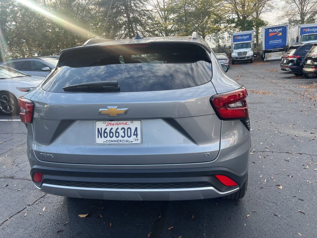 Used 2025 Chevrolet Trax LT w/ LT Convenience Package image 12