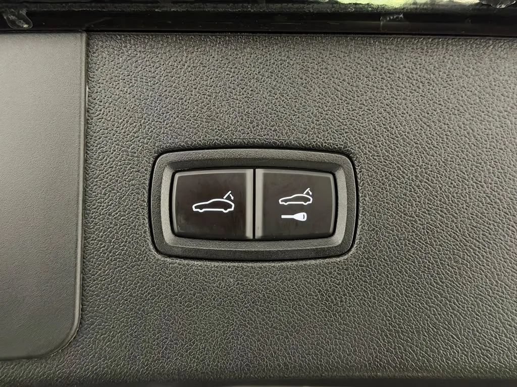 Used 2020 Porsche Cayenne Turbo AWD/4WD image 18