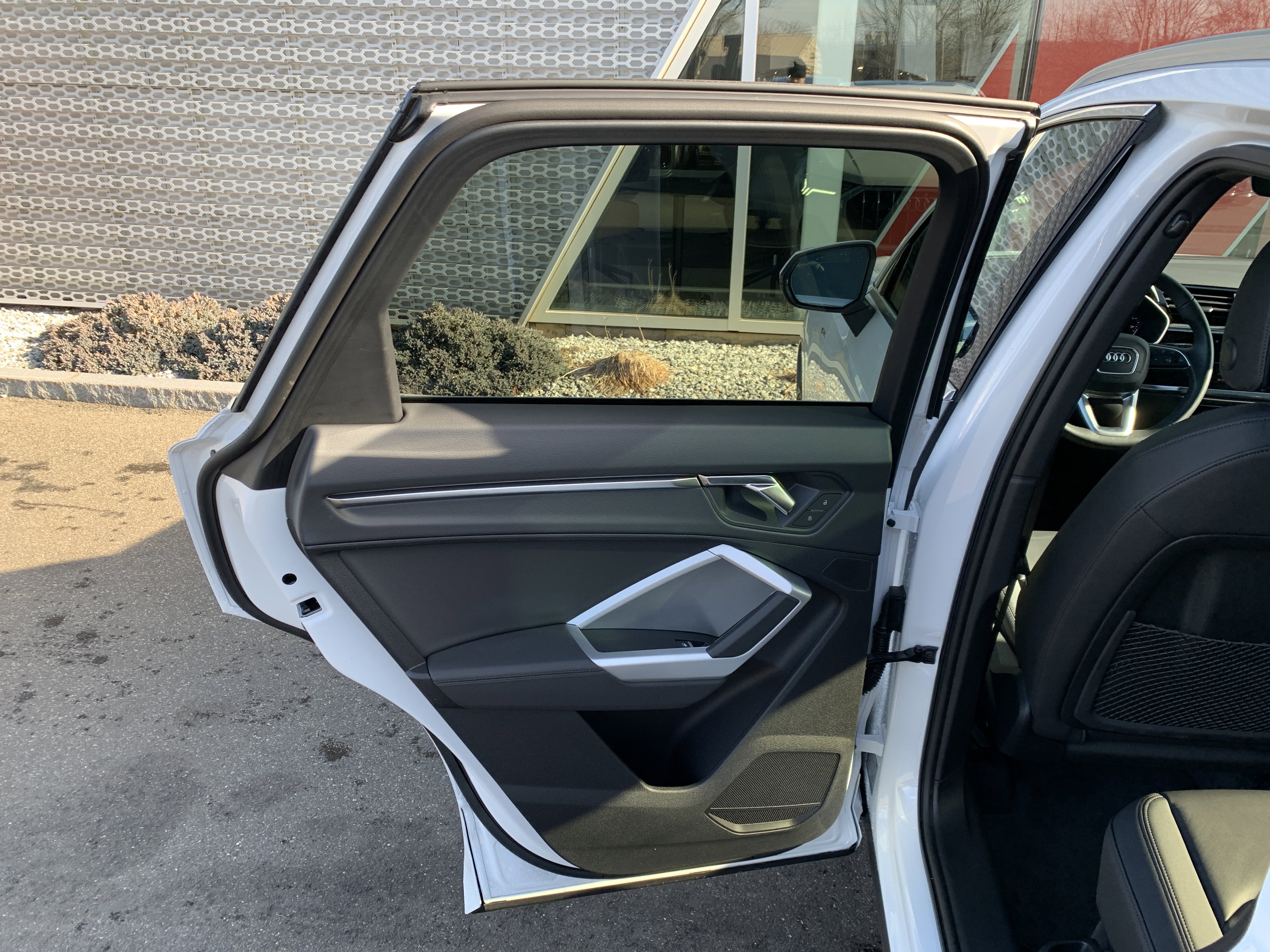 Certified 2025 Audi Q3 2.0T Premium w/ Convenience Package image 17