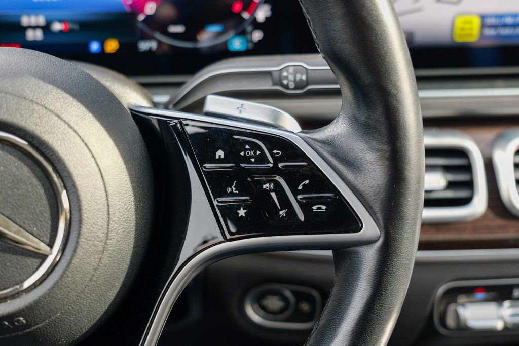 Used 2025 Mercedes-Benz GLS 450 4MATIC image 43