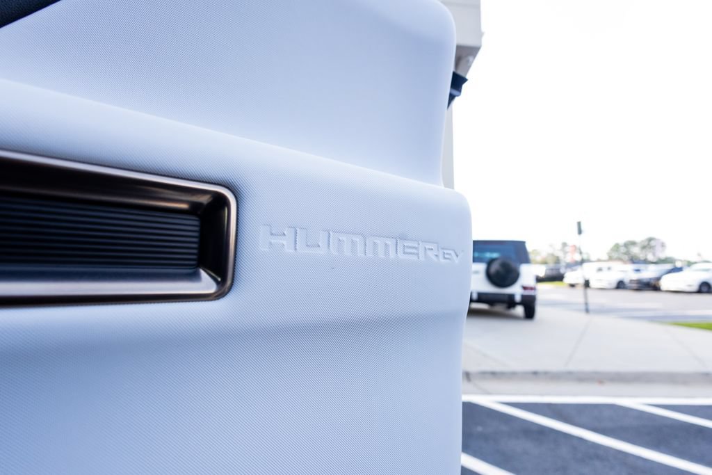 Used 2025 GMC Hummer EV 3X AWD/4WD image 49