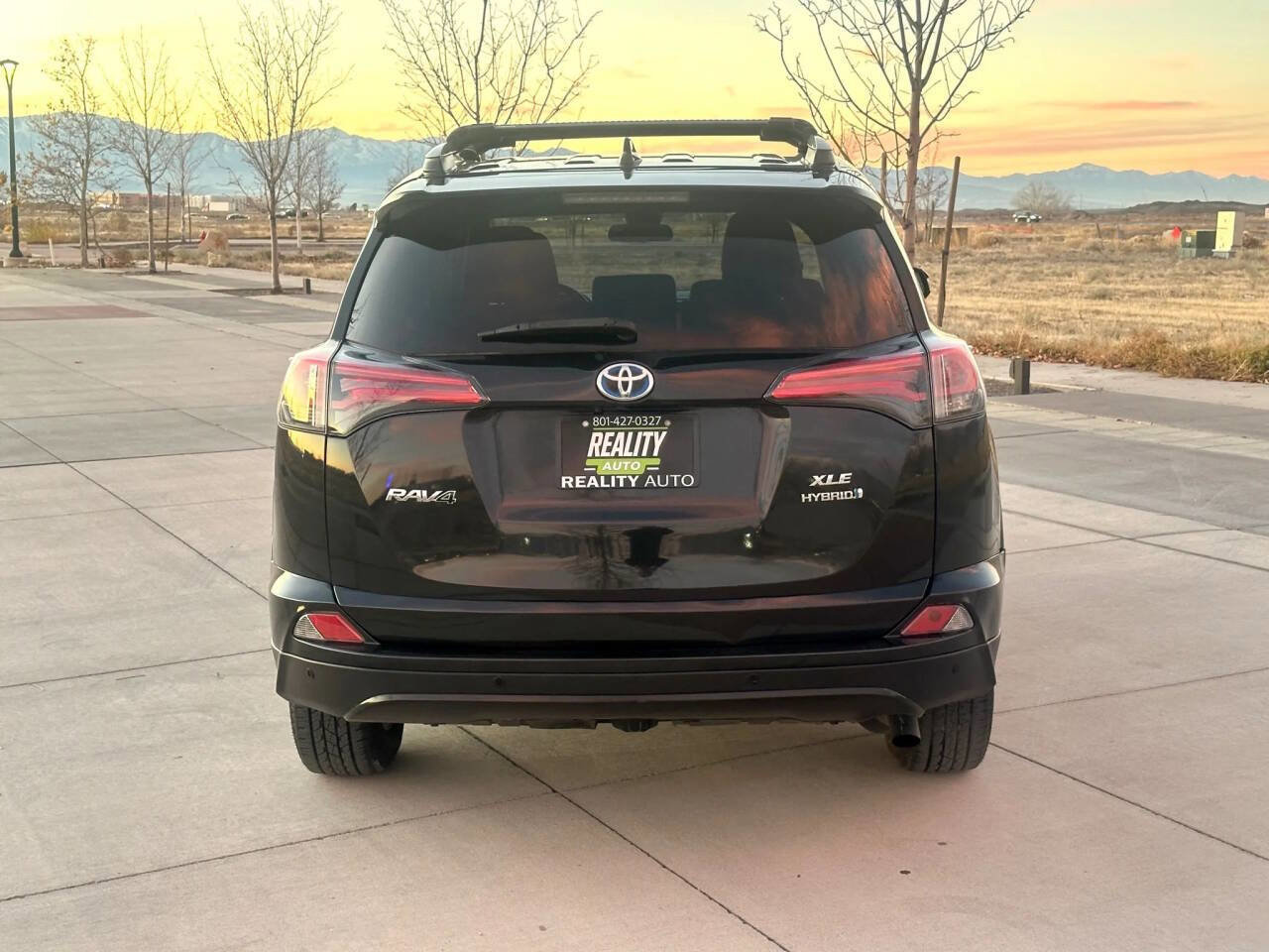 Used 2018 Toyota RAV4 LE image 6