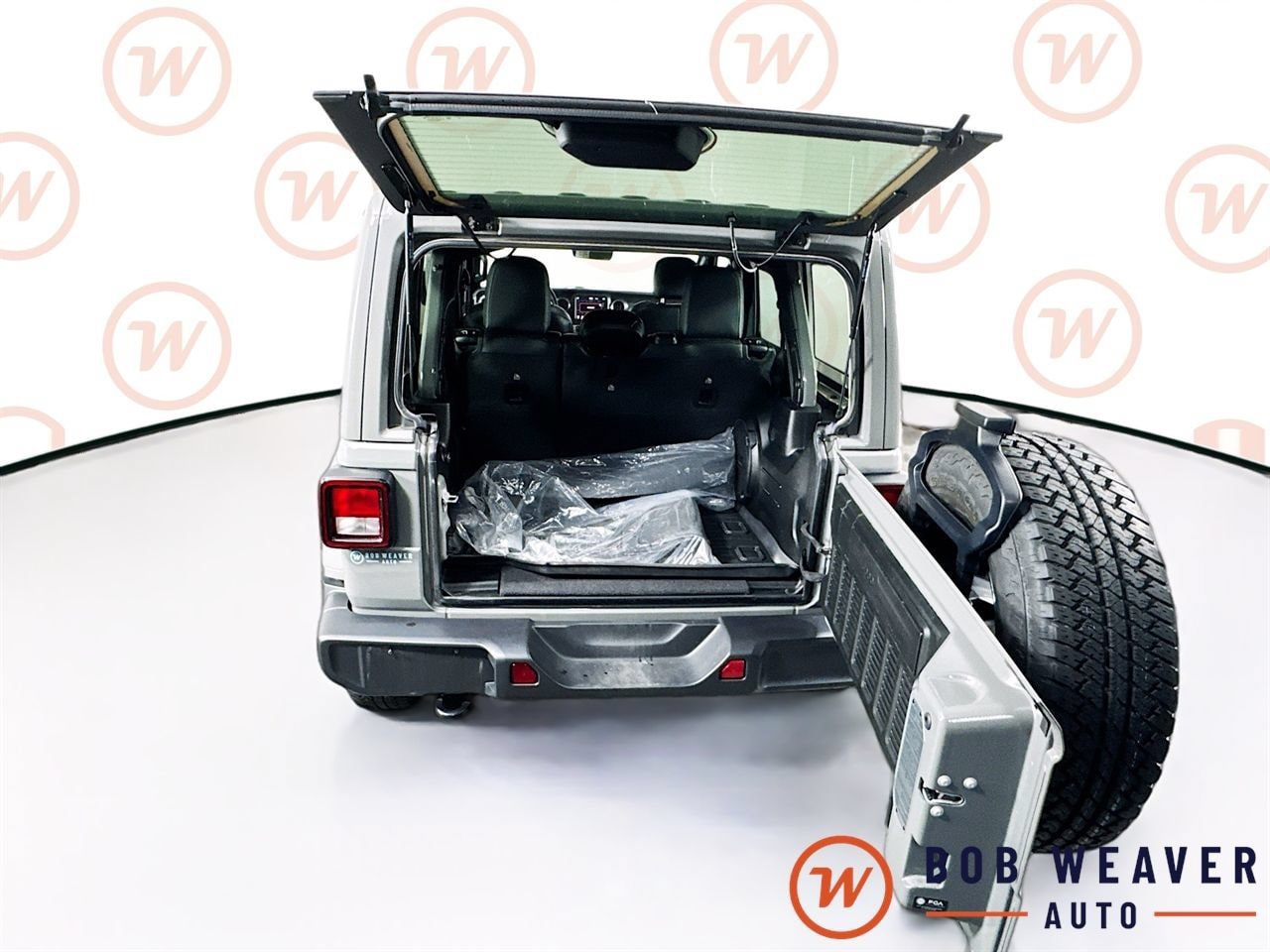 Used 2023 Jeep Wrangler Unlimited Sahara AWD/4WD image 33