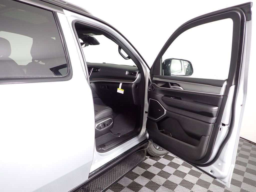 New 2026 Jeep Grand Wagoneer 4WD w/ Quick Order Packge 29V Upland image 46