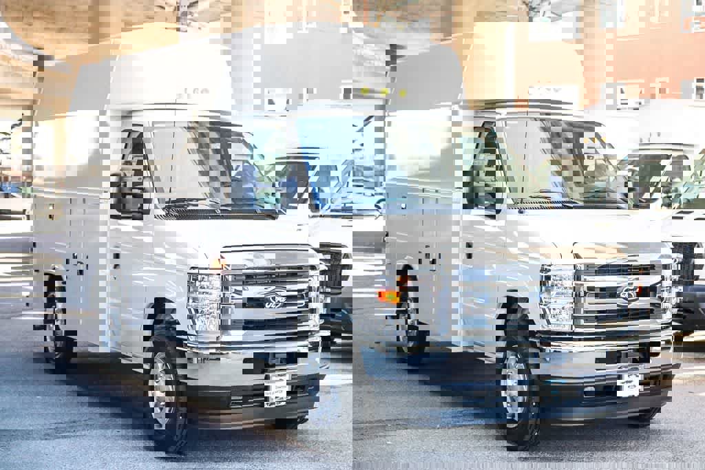 New 2026 Ford E-350 and Econoline 350 Super Duty w/ Power Equipment Group image 3