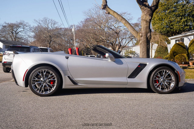 Used 2015 Chevrolet Corvette Z06 w/ 3LZ Preferred Equipment Group RWD image 9