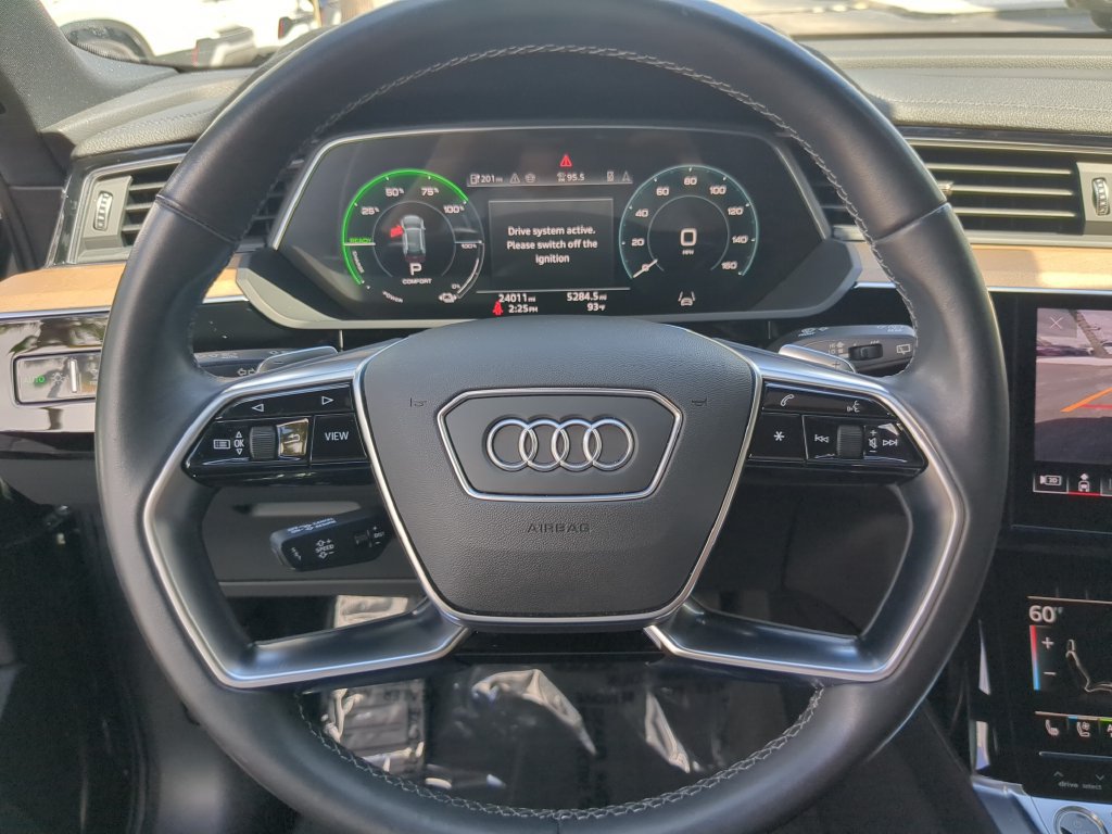 Used 2024 Audi Q8 e-tron Premium Plus w/ Premium Plus Package AWD/4WD image 32