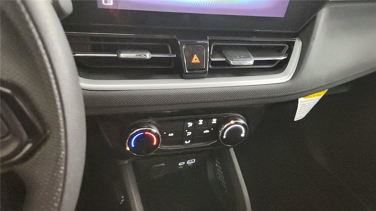 Used 2024 Chevrolet TrailBlazer LT w/ Driver Confidence Package image 30