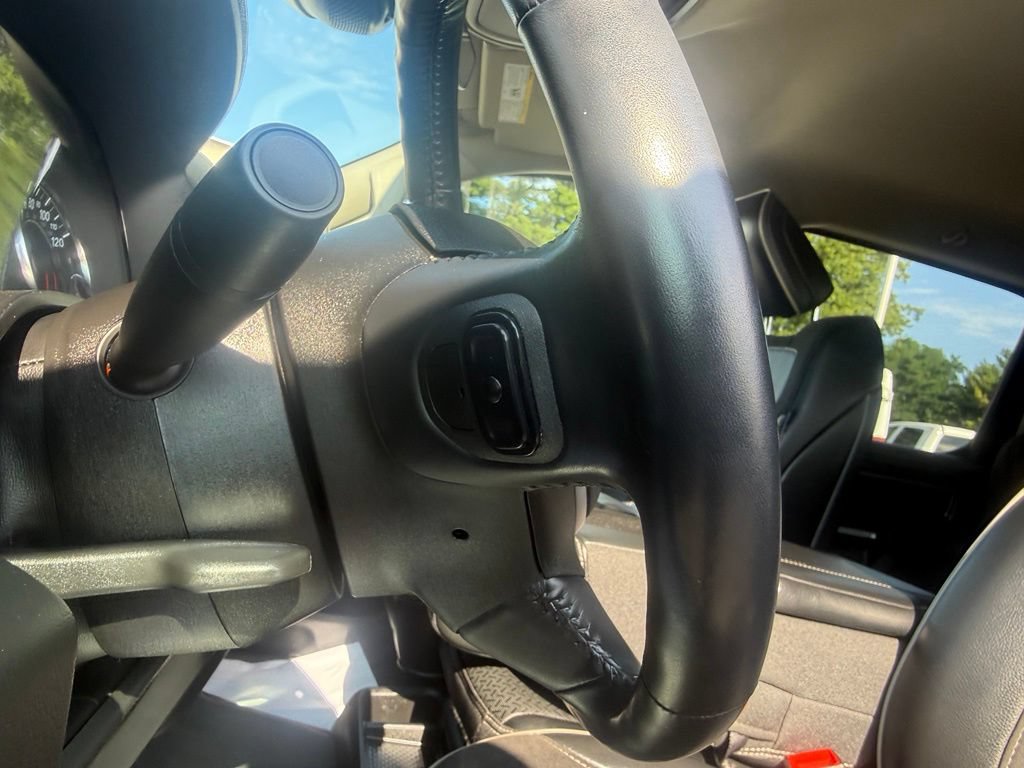 Used 2022 RAM 1500 Laramie AWD/4WD image 17