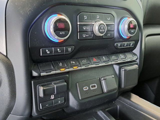 Used 2022 GMC Sierra 2500 SLT w/ SLT Preferred Package image 17