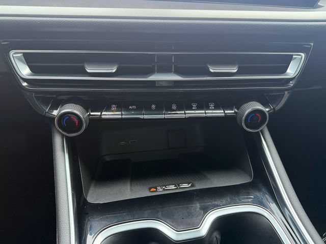 Used 2024 Chevrolet Traverse LT w/ Enhanced Driving Package FWD image 22