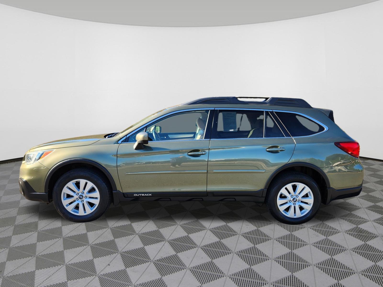 Used 2016 Subaru Outback 2.5i Premium AWD/4WD image 5