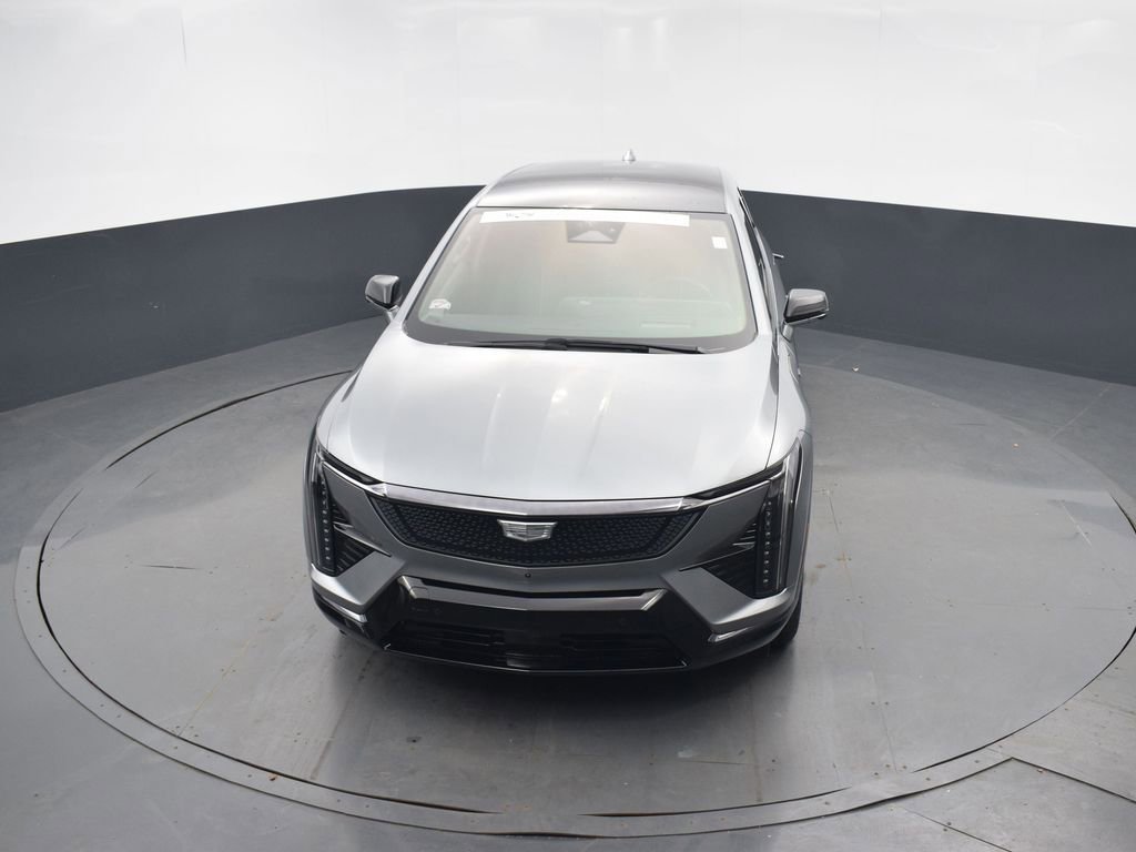 Certified 2025 Cadillac Optiq Sport 2 w/ LPO, Floor Liner Package AWD/4WD image 39