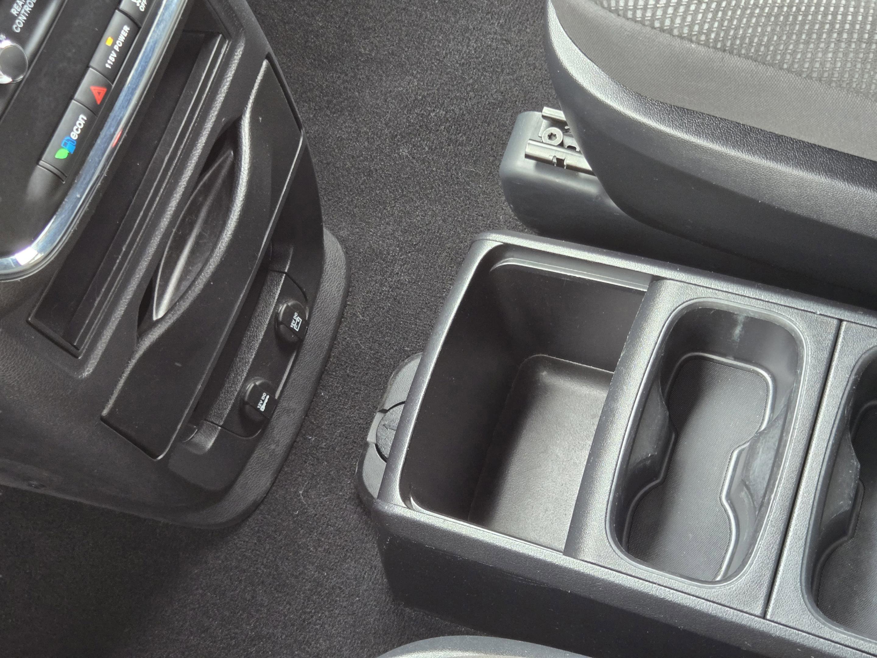 Used 2020 Dodge Grand Caravan SE FWD image 9