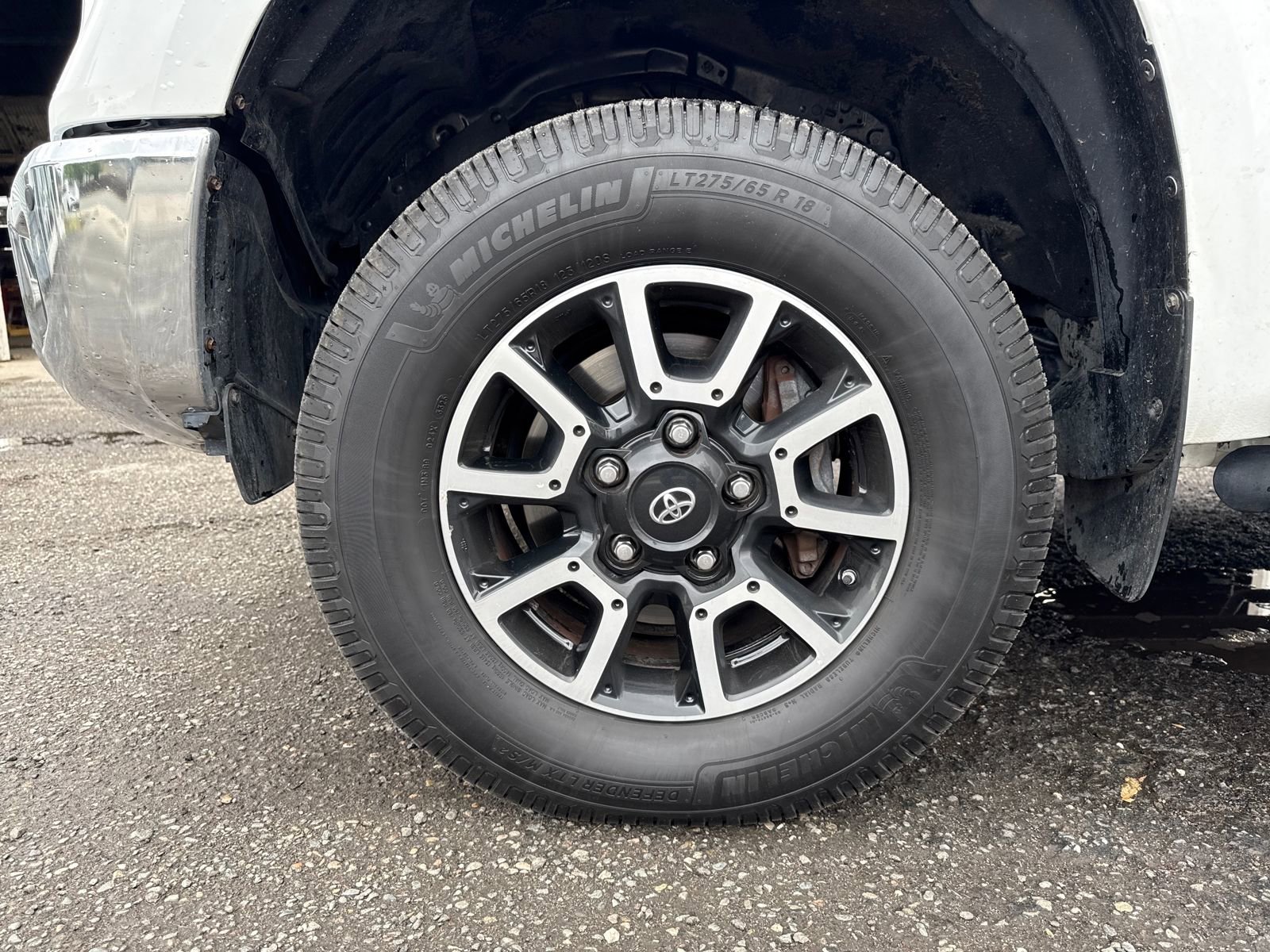 Used 2016 Toyota Tundra Limited w/ Limited Premium Package AWD/4WD image 27