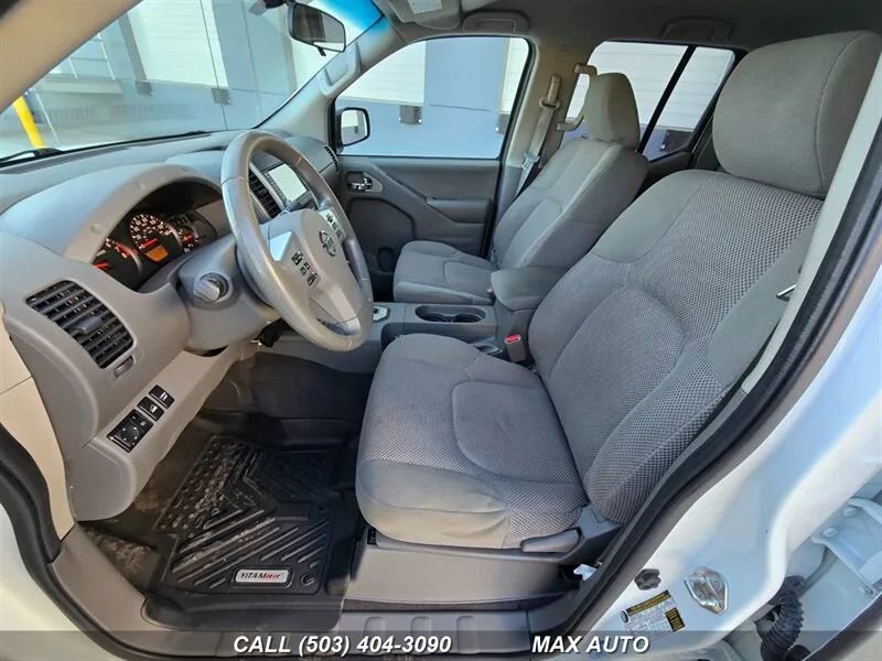 Used 2020 Nissan Frontier SV image 11