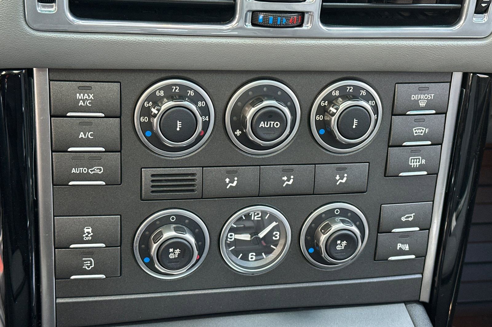 Used 2011 Land Rover Range Rover Supercharged AWD/4WD image 26