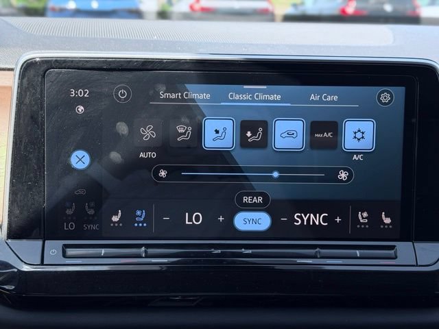 Used 2025 Volkswagen Atlas SE AWD/4WD image 42