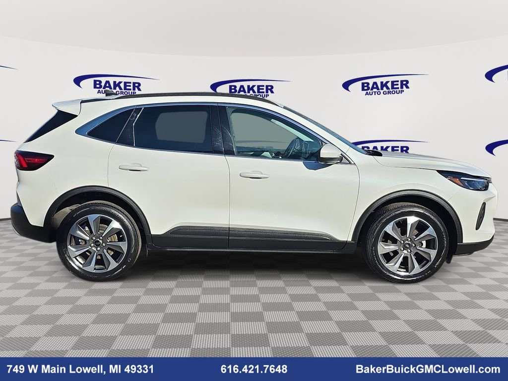 Used 2024 Ford Escape Platinum image 4