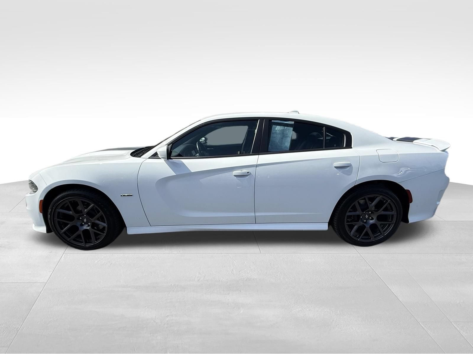 Used 2019 Dodge Charger R/T w/ Plus Group RWD image 9