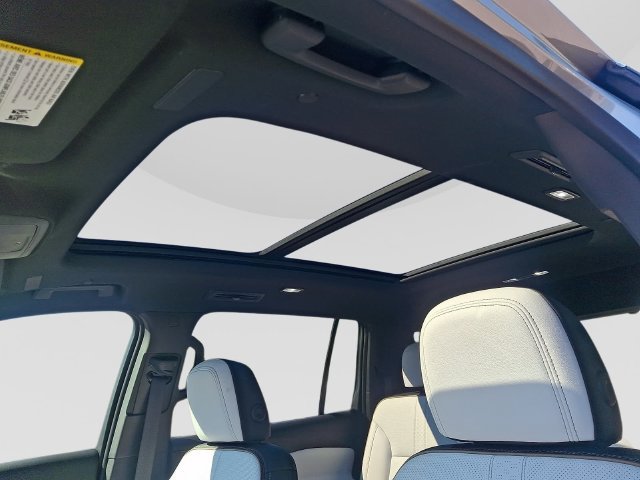Used 2025 Chevrolet Traverse High Country w/ LPO, Floor Liner Package FWD image 17