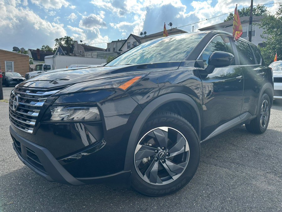 Used 2024 Nissan Rogue SV FWD image 2