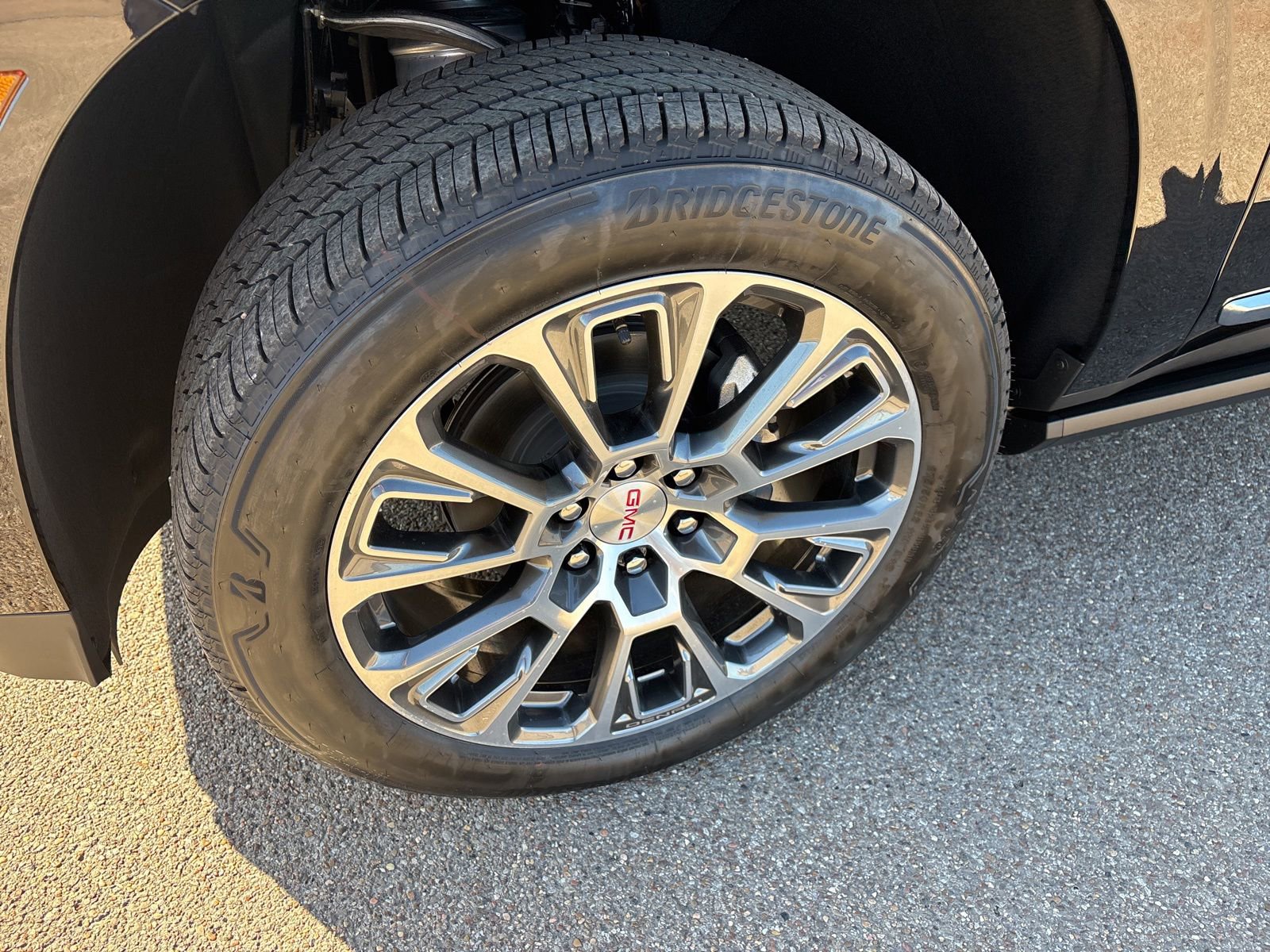 New 2026 GMC Yukon XL Denali w/ Denali Reserve Package image 27